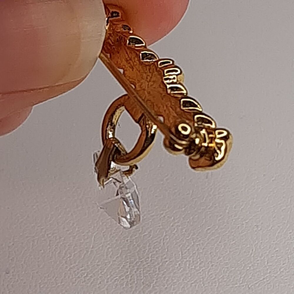 Princess House Gold-Tone Bar Brooch with Small Crystal Heart Dangle - Picture 5 of 8